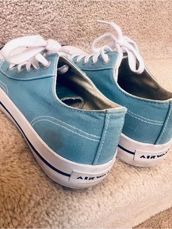 Airwalk Light Blue Low-Top Canvas Sneakers - Picture 8 of 9